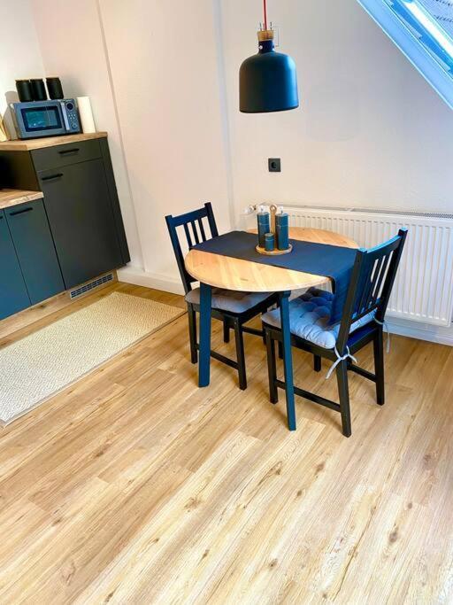 Ferienwohnung Emelie Fuer 2 Personen 埃森斯 外观 照片